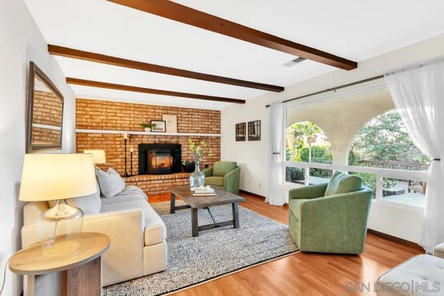 2460 Reill View Dr, Escondido, CA 92025