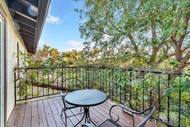 2460 Reill View Dr, Escondido, CA 92025