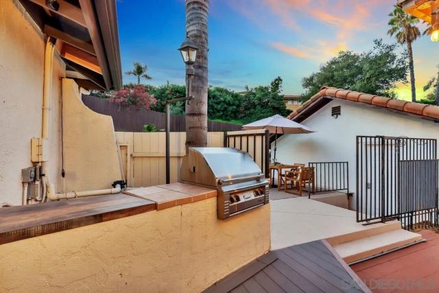 2460 Reill View Dr, Escondido, CA 92025