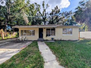303 E HOLLYWOOD STREET, Tampa, FL 33604