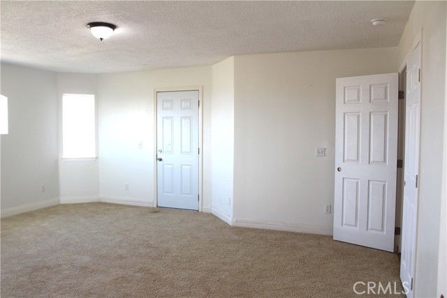 26180 Horizon Street, Apple Valley, CA 92308