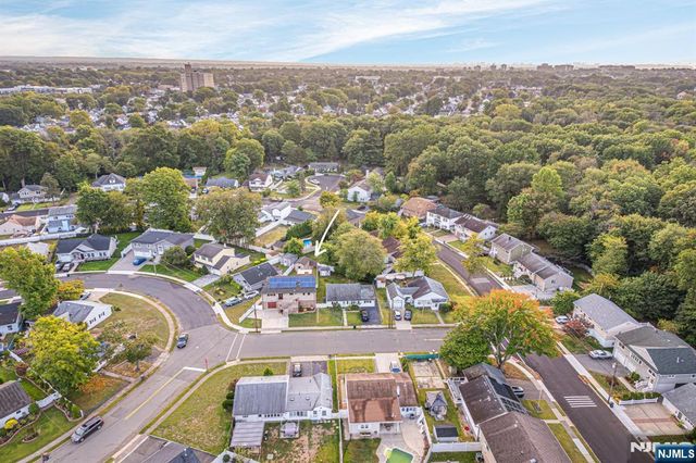 66 Hahn Avenue, Rochelle Park, NJ 07662