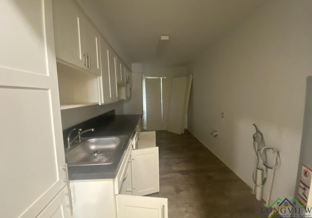 207 S Sun Camp, White Oak, TX 75693