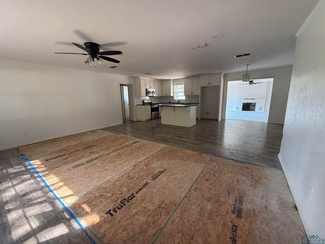 207 S Sun Camp, White Oak, TX 75693