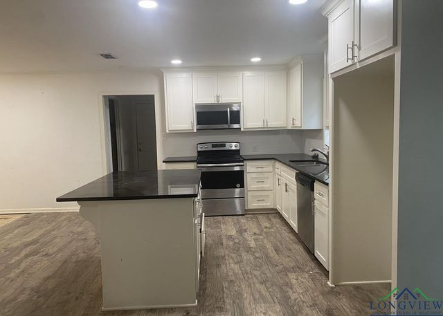 207 S Sun Camp, White Oak, TX 75693