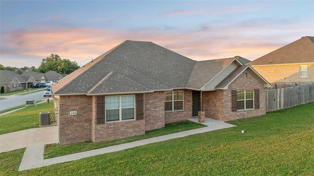 2104 Misti Woods Street, Gentry, AR 72734
