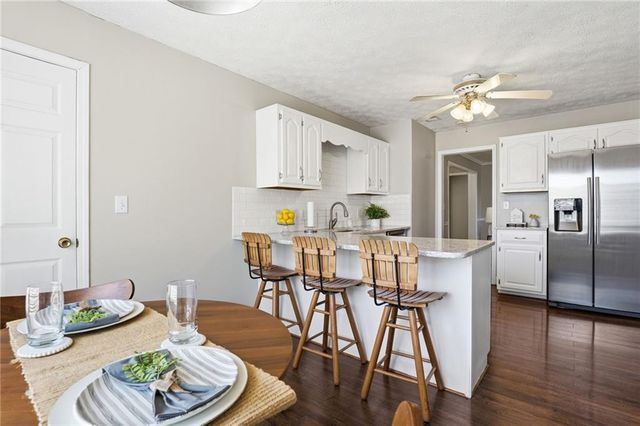 2334 Frettiesburg Drive, Rockmart, GA 30153