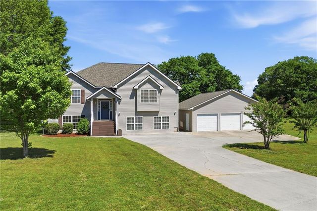 2334 Frettiesburg Drive, Rockmart, GA 30153