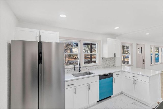 1223 W 32nd Street, Independence, MO 64055