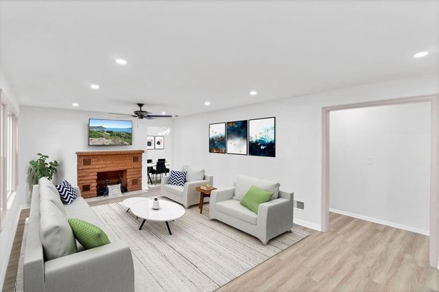 1223 W 32nd Street, Independence, MO 64055