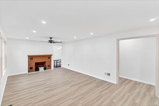 1223 W 32nd Street, Independence, MO 64055