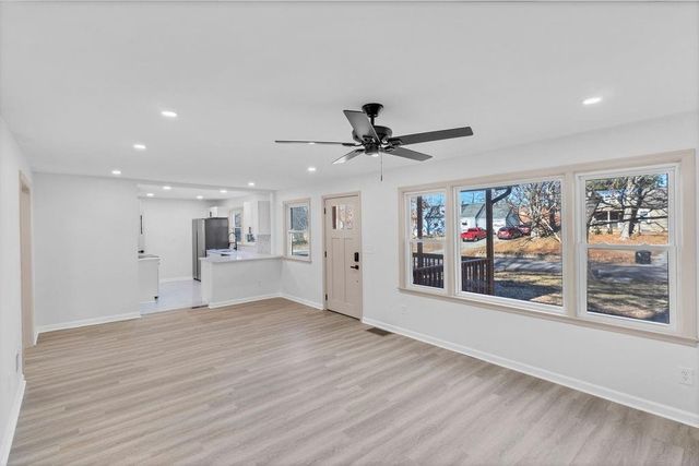 1223 W 32nd Street, Independence, MO 64055