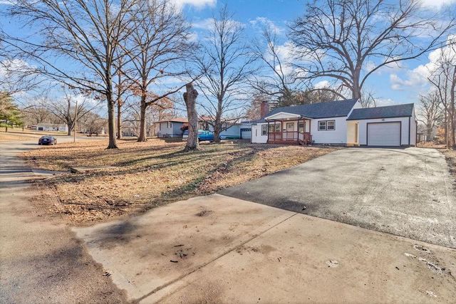 1223 W 32nd Street, Independence, MO 64055