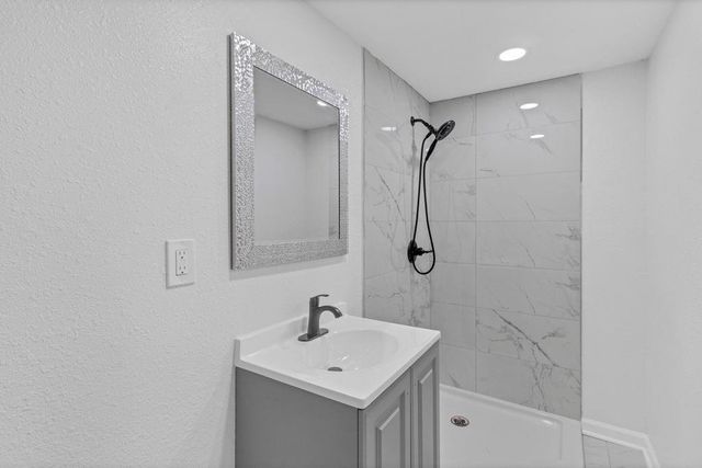 1223 W 32nd Street, Independence, MO 64055