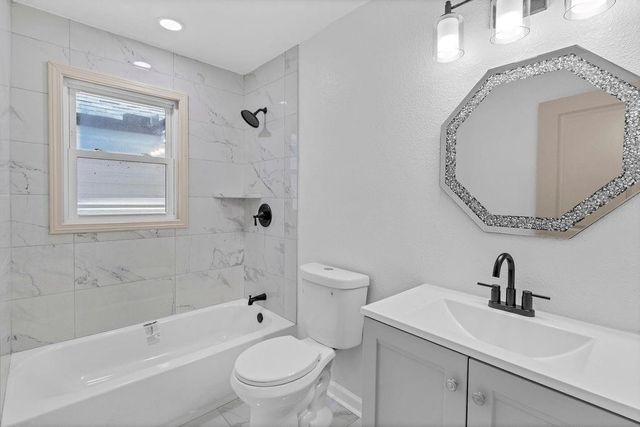 1223 W 32nd Street, Independence, MO 64055