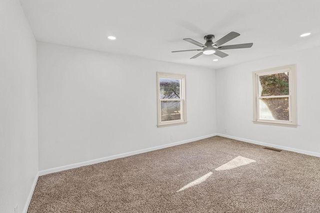 1223 W 32nd Street, Independence, MO 64055