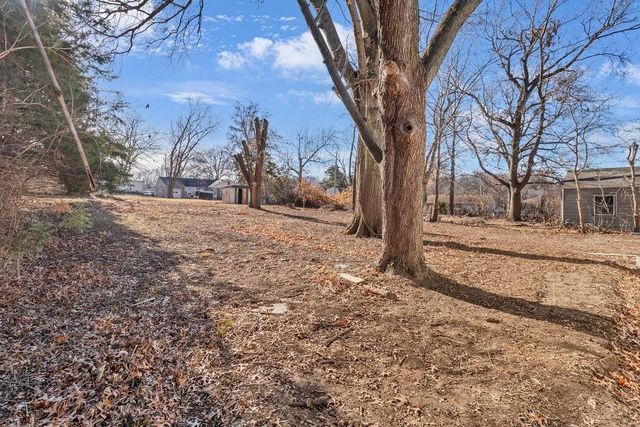 1223 W 32nd Street, Independence, MO 64055