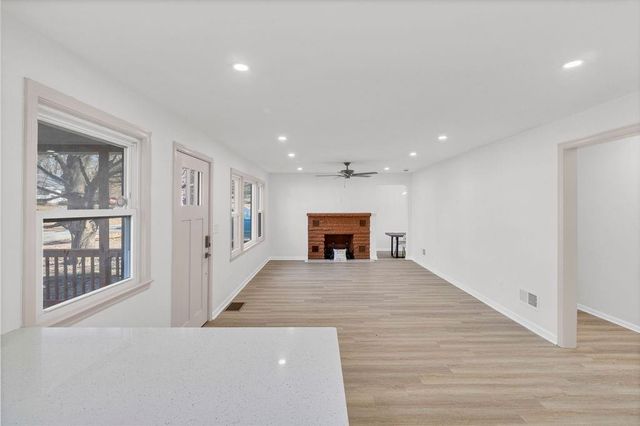 1223 W 32nd Street, Independence, MO 64055