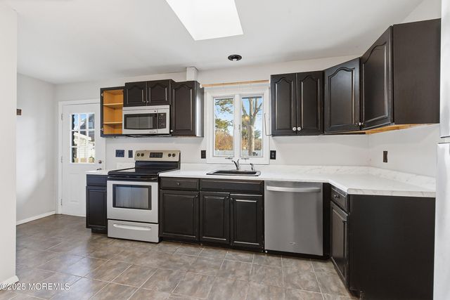 1000 Bismarck Street, Manchester, NJ 08759