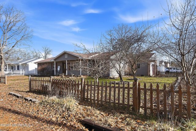 1000 Bismarck Street, Manchester, NJ 08759