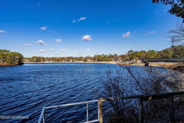 1000 Bismarck Street, Manchester, NJ 08759