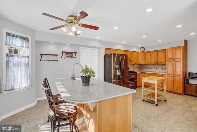 480 HOLLOW RD, Stewartstown, PA 17363