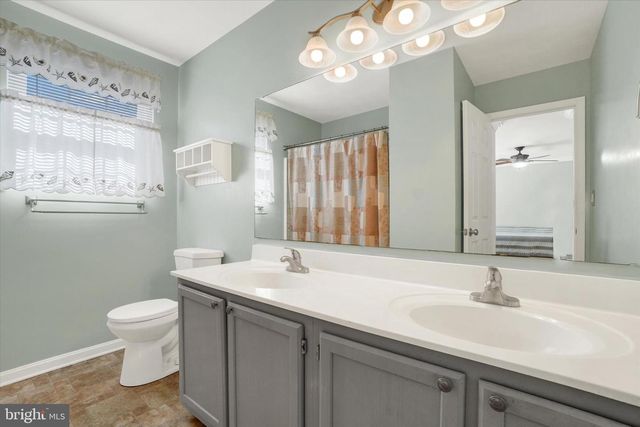 480 HOLLOW RD, Stewartstown, PA 17363