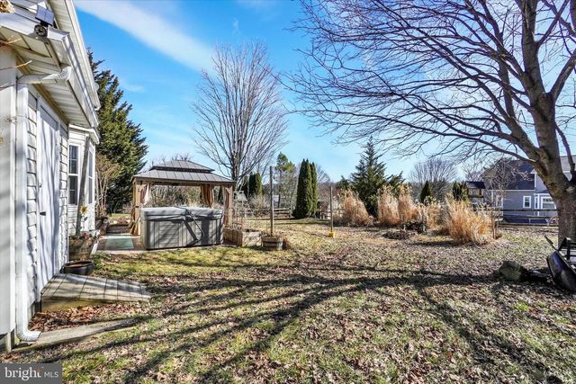 480 HOLLOW RD, Stewartstown, PA 17363