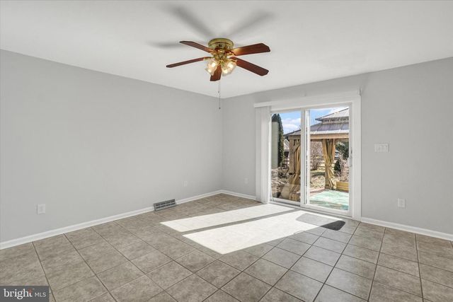 480 HOLLOW RD, Stewartstown, PA 17363