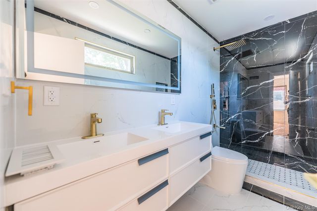 6431 138th Street, Flushing, NY 11367