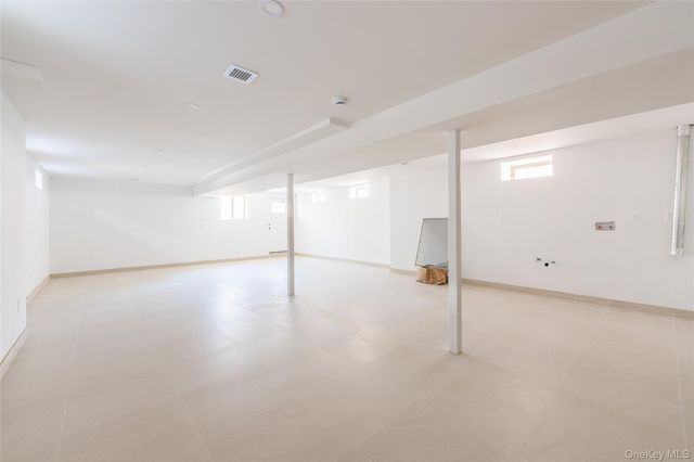 6431 138th Street, Flushing, NY 11367