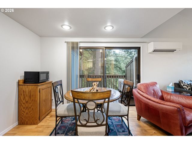 149 TREEHILL Loop, Eugene, OR 97405