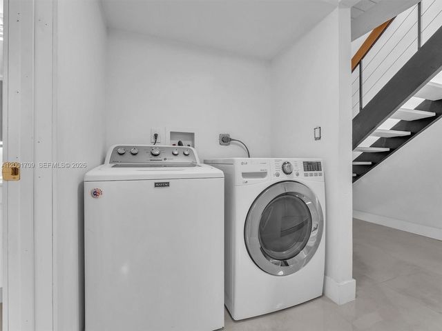 3427 Atlanta Dr, Hollywood, FL 33021