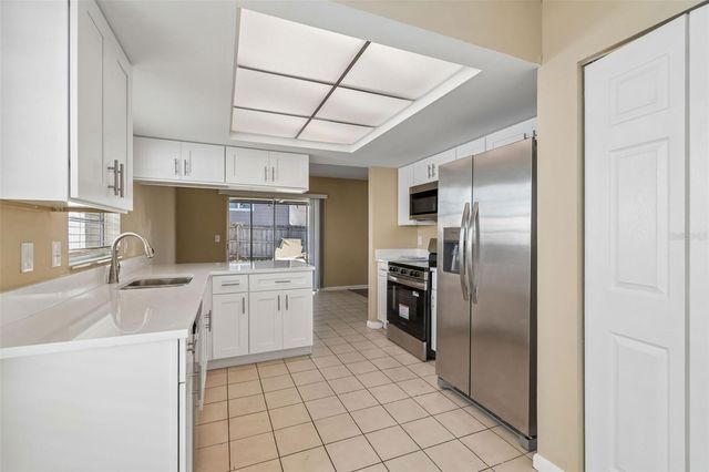 8301 IBERIA PLACE, Tampa, FL 33637