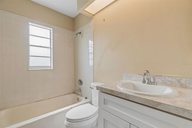 8301 IBERIA PLACE, Tampa, FL 33637