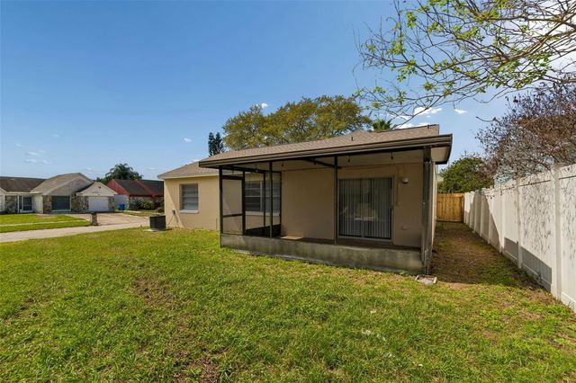 8301 IBERIA PLACE, Tampa, FL 33637