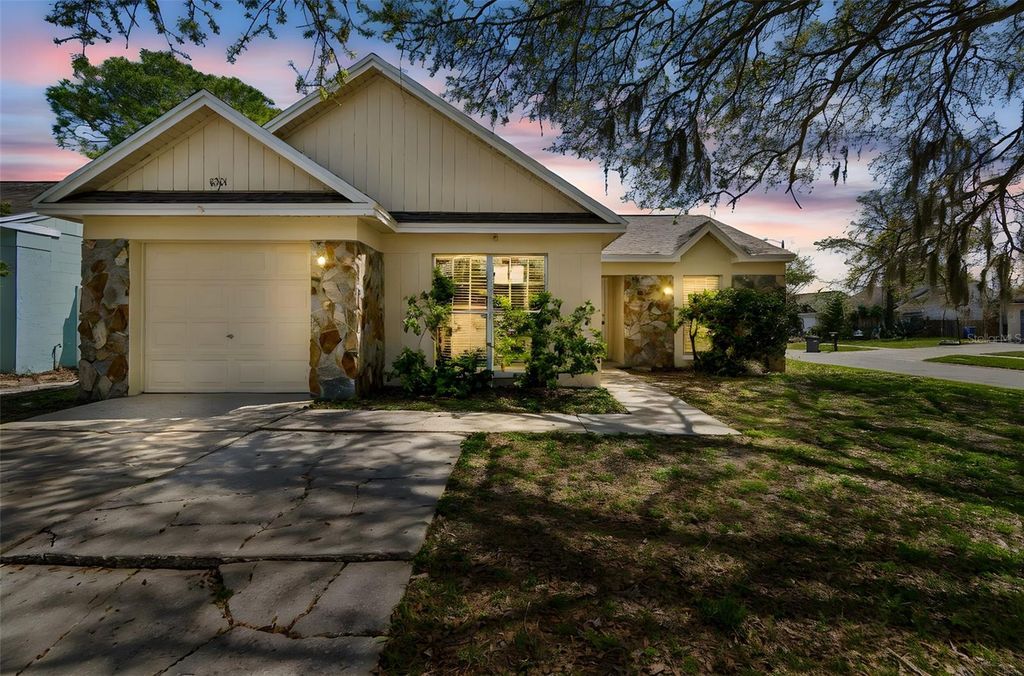 8301 IBERIA PLACE, Tampa, FL 33637