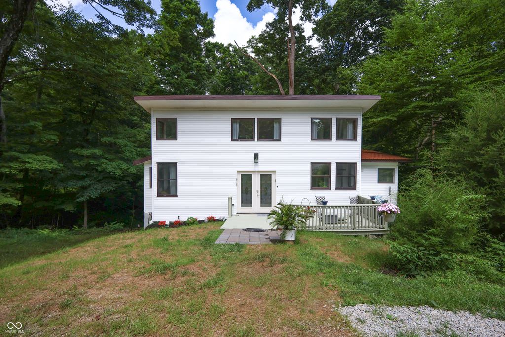 8167 Center Lake Road, Nineveh, IN 46164