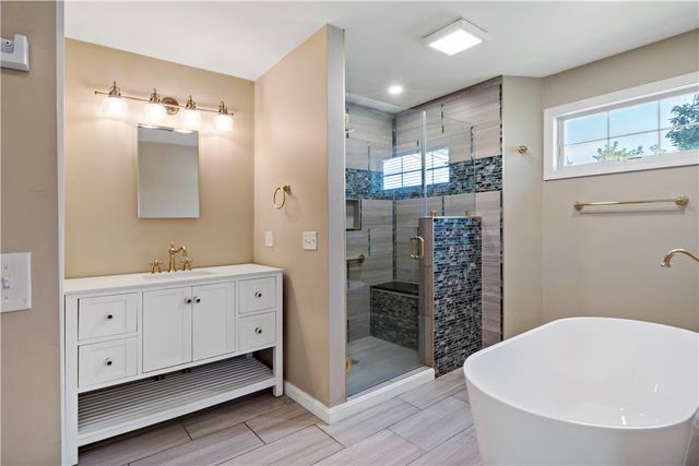 813 South Road, South Kingstown, RI 02879
