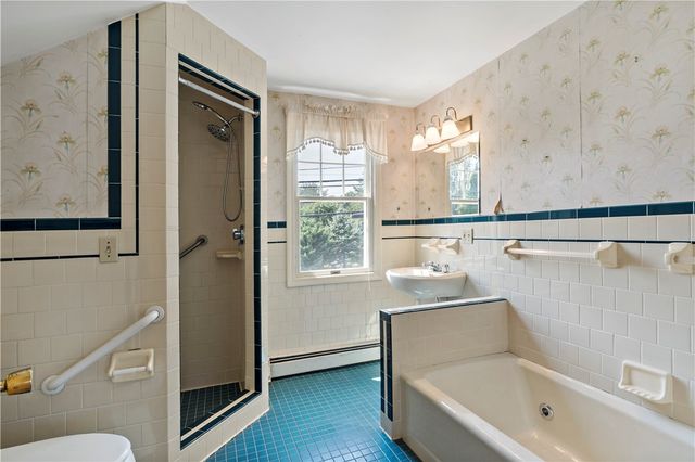 813 South Road, South Kingstown, RI 02879
