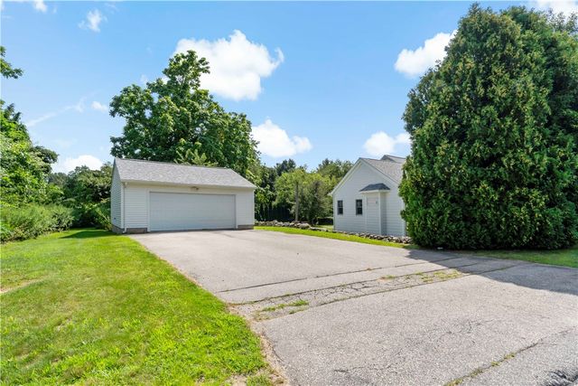 813 South Road, South Kingstown, RI 02879