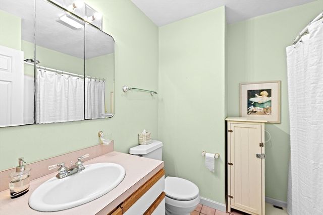 15 Nonantum Rd, Plymouth, MA 02360