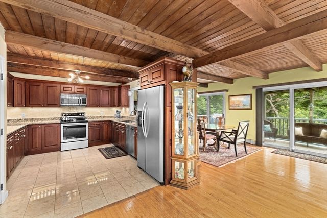 15 Nonantum Rd, Plymouth, MA 02360