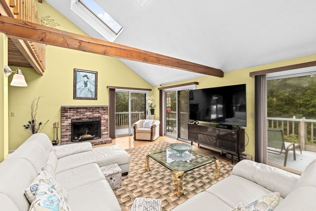 15 Nonantum Rd, Plymouth, MA 02360