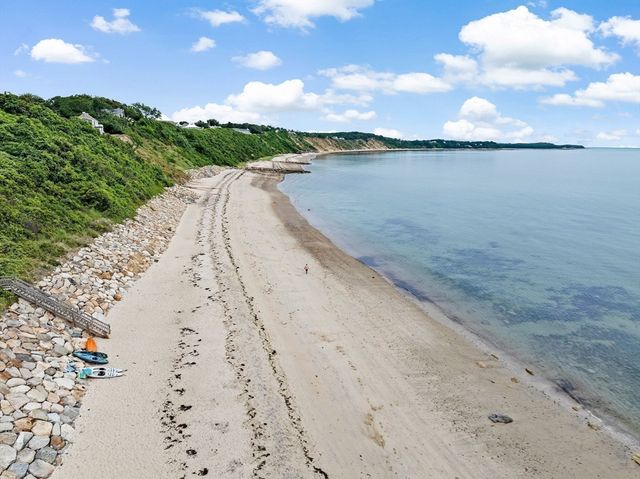 15 Nonantum Rd, Plymouth, MA 02360