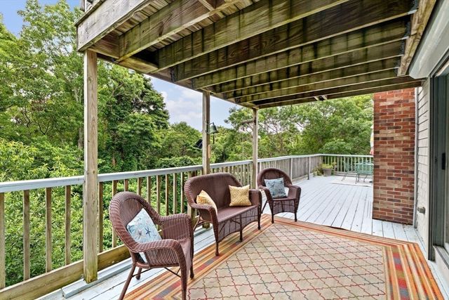 15 Nonantum Rd, Plymouth, MA 02360