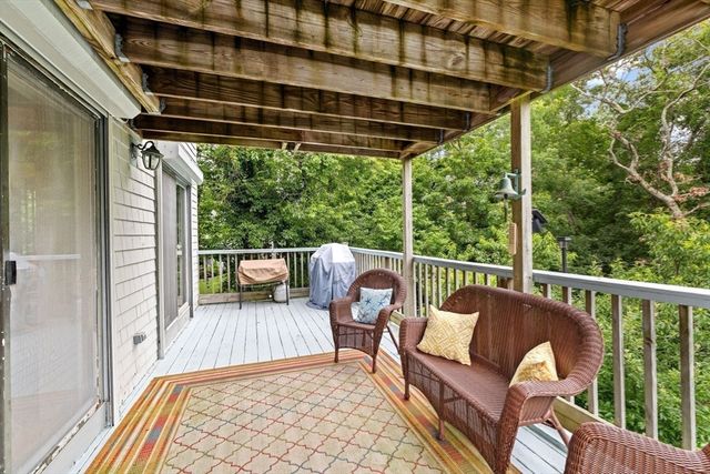 15 Nonantum Rd, Plymouth, MA 02360