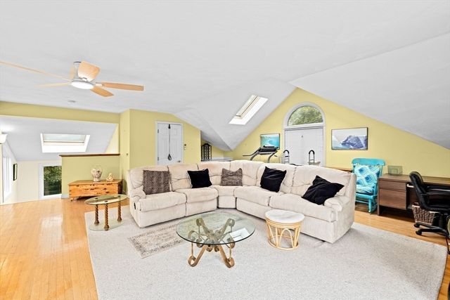 15 Nonantum Rd, Plymouth, MA 02360