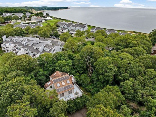 15 Nonantum Rd, Plymouth, MA 02360