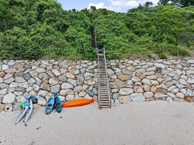 15 Nonantum Rd, Plymouth, MA 02360